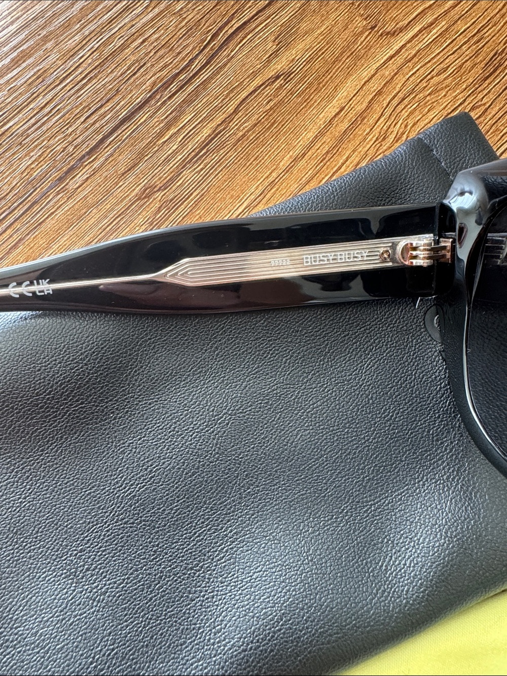 Quay Australia Sunglasses - Picture 5 of 7
